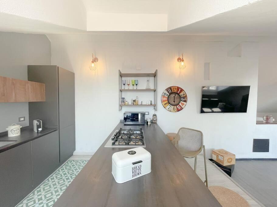 Elegante Appartamento 100 Mq Parcheggio - Wi Fi Savona Eksteriør bilde